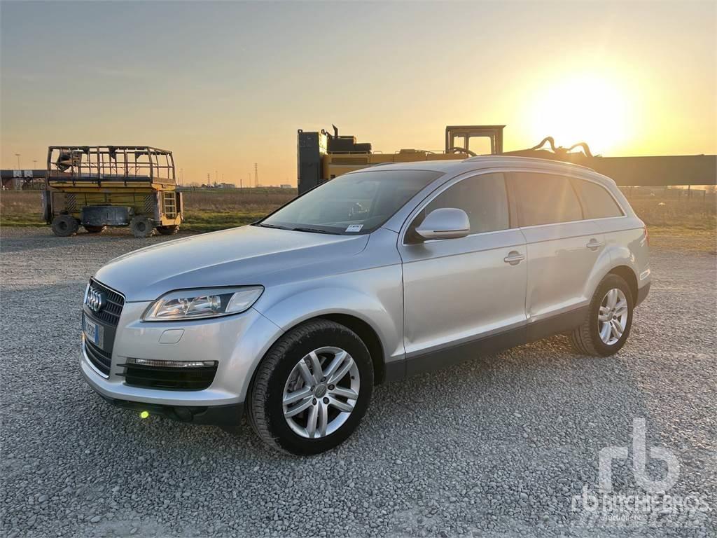 Audi Q7 Автомобілі