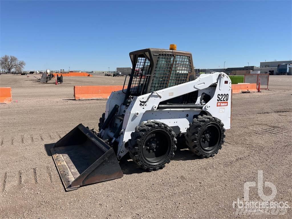 Bobcat S220 Міні-навантажувачі