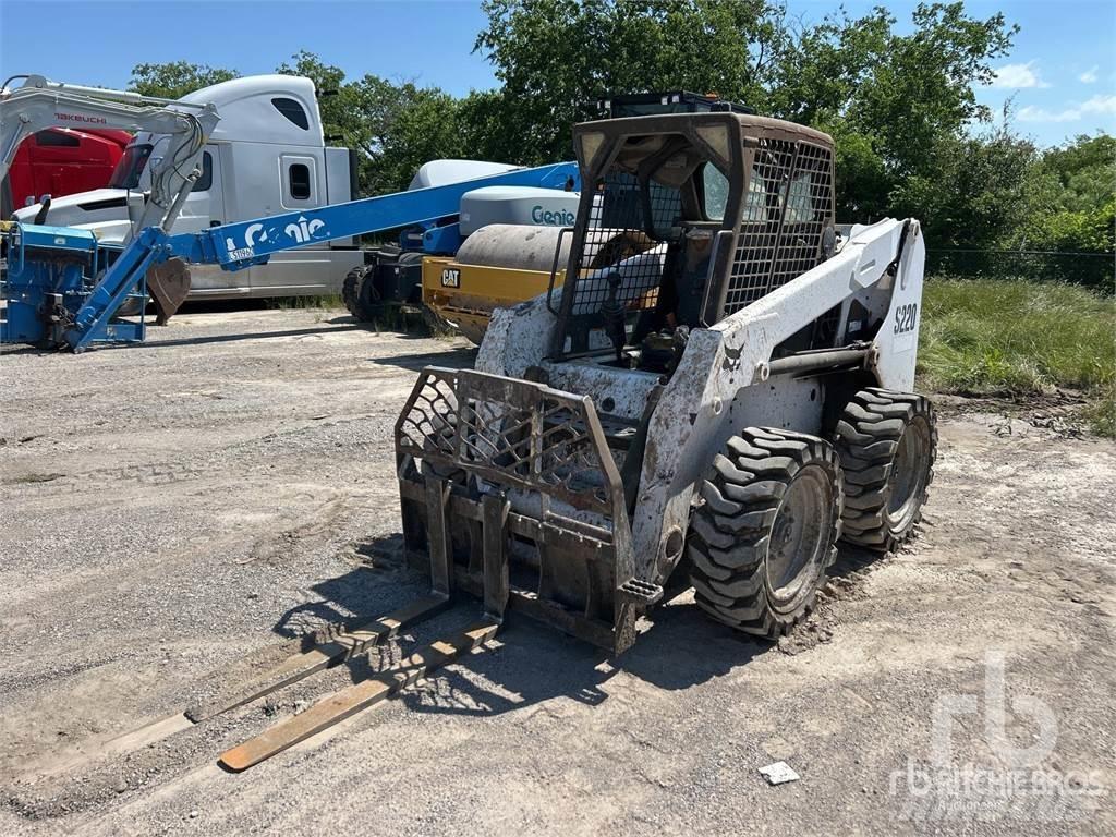 Bobcat S220 Міні-навантажувачі