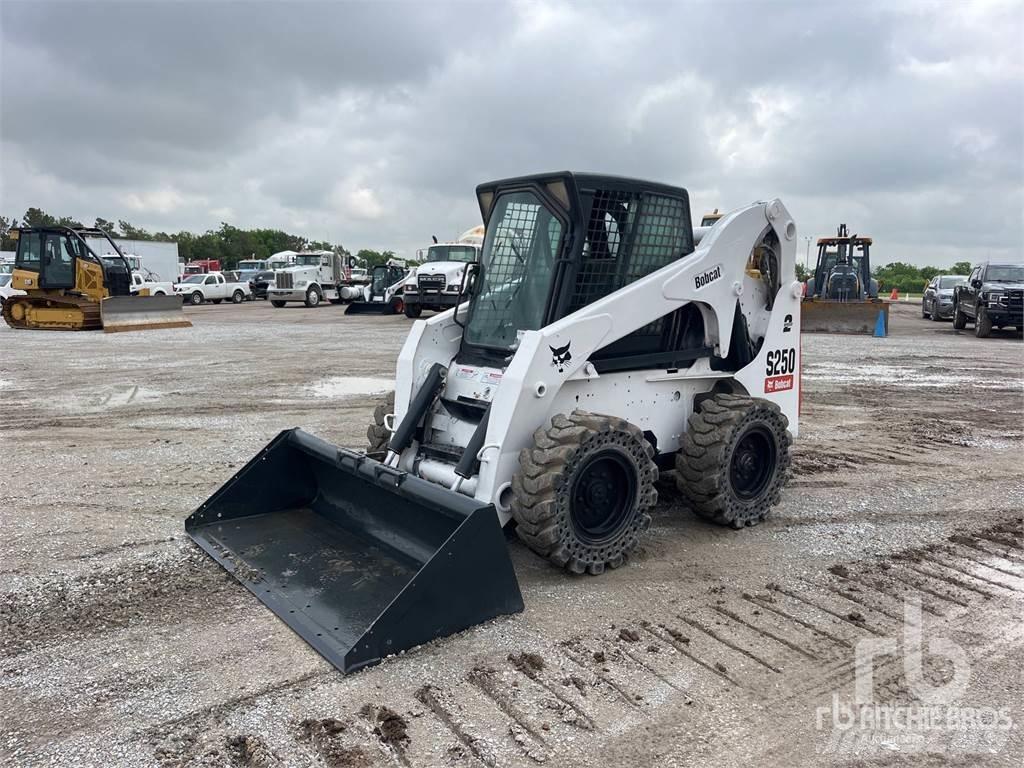 Bobcat S250 Міні-навантажувачі