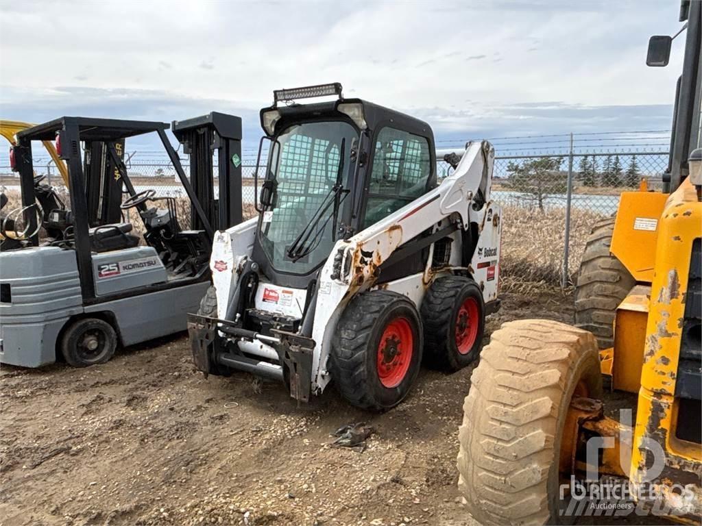Bobcat S590 Міні-навантажувачі