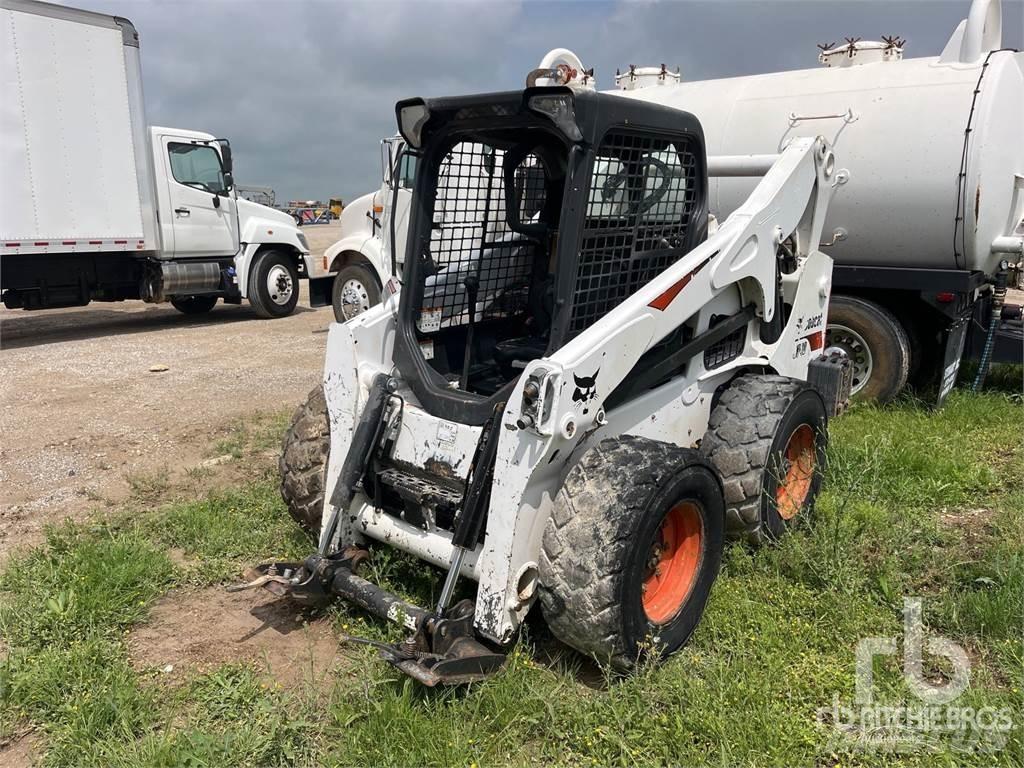 Bobcat S740 Міні-навантажувачі