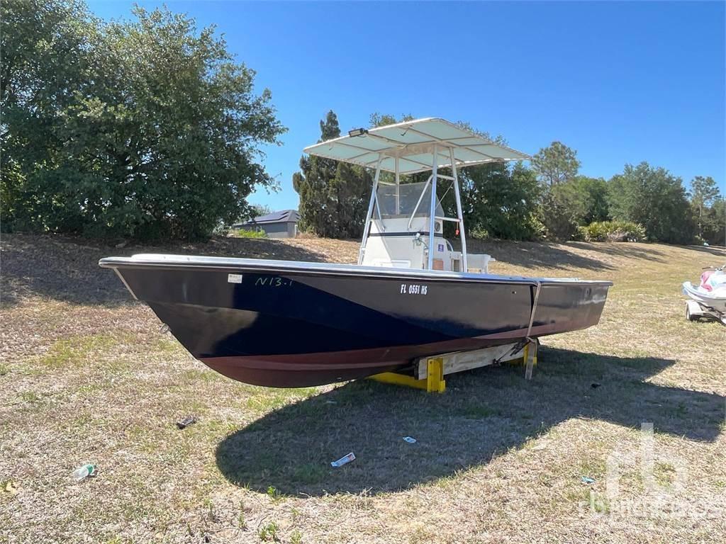  BOSTON WHALER Човни / баржі