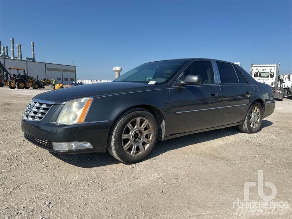 Cadillac DTS Автомобілі