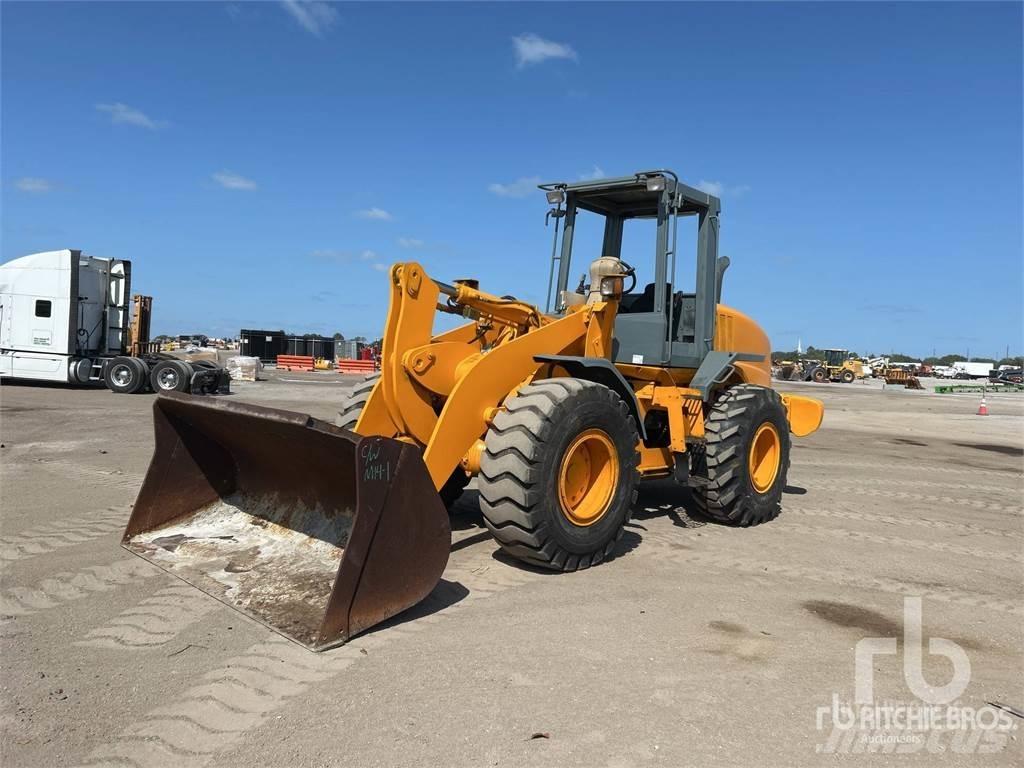 CASE 621D Фронтальні навантажувачі