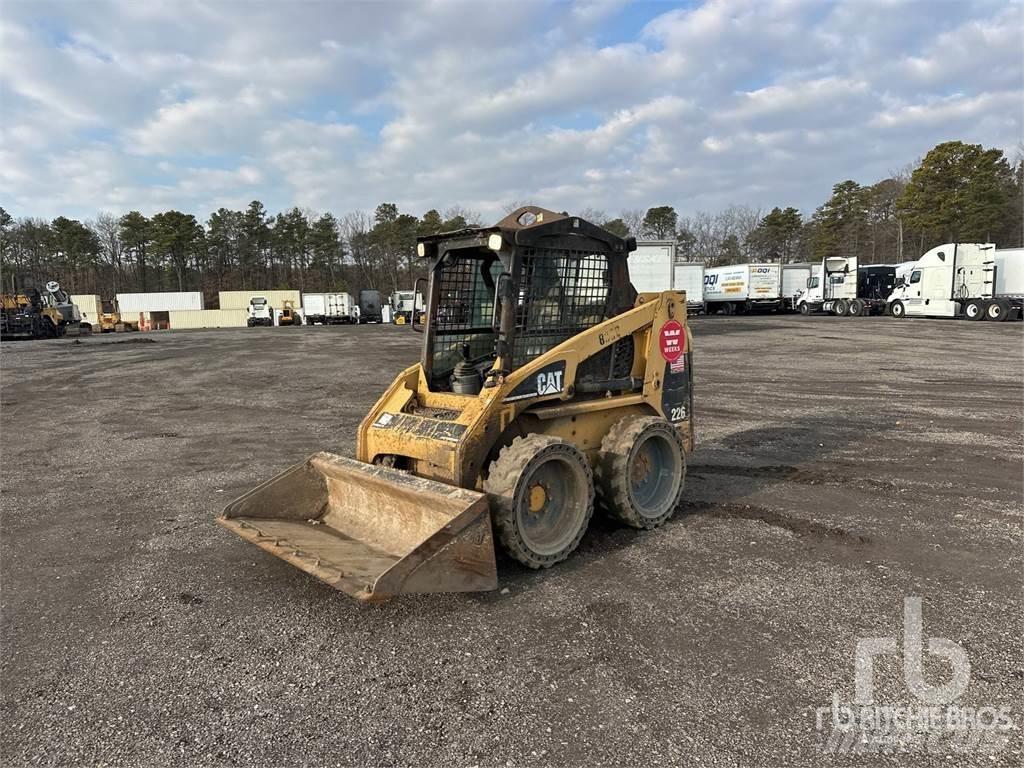 CAT 226 Міні-навантажувачі