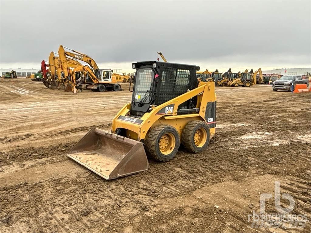 CAT 226 Міні-навантажувачі
