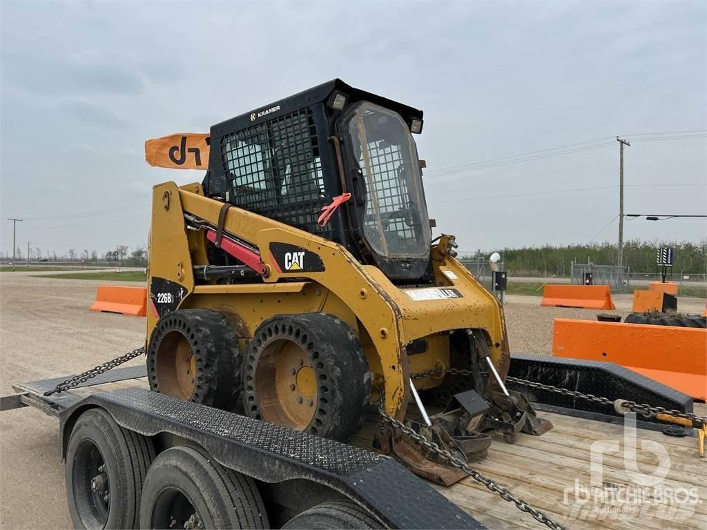 CAT 226B3 Міні-навантажувачі