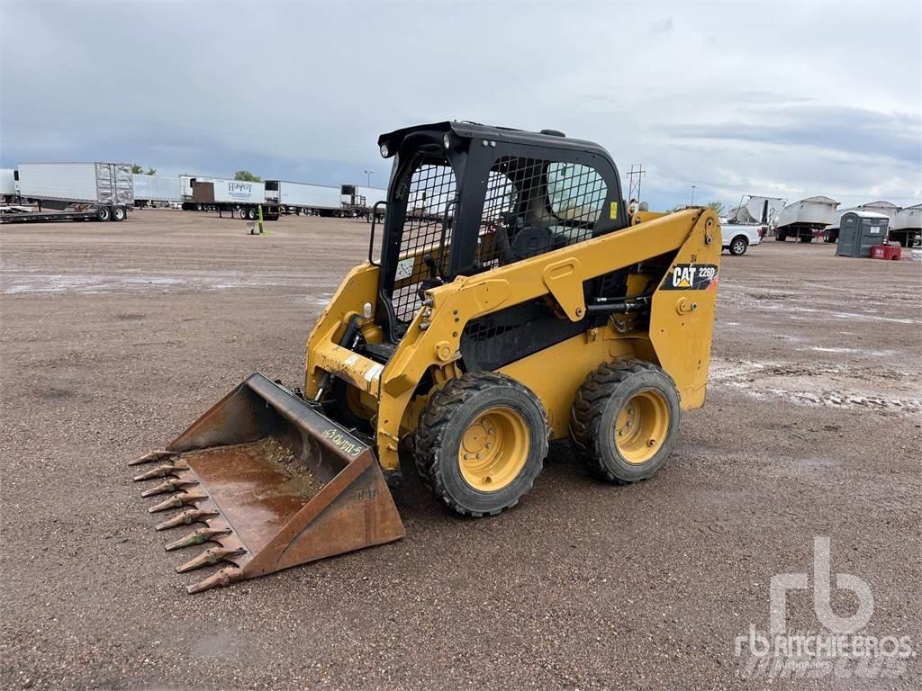 CAT 226D Міні-навантажувачі