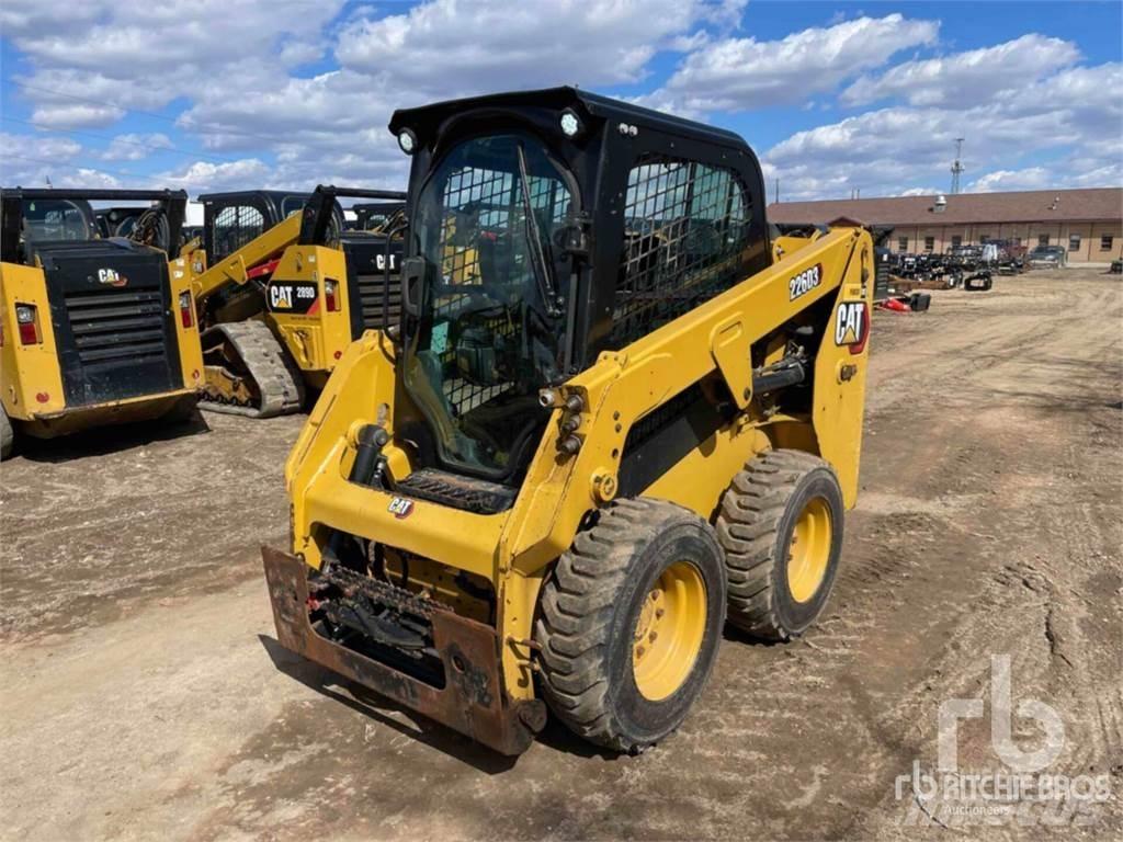CAT 226D3 Міні-навантажувачі