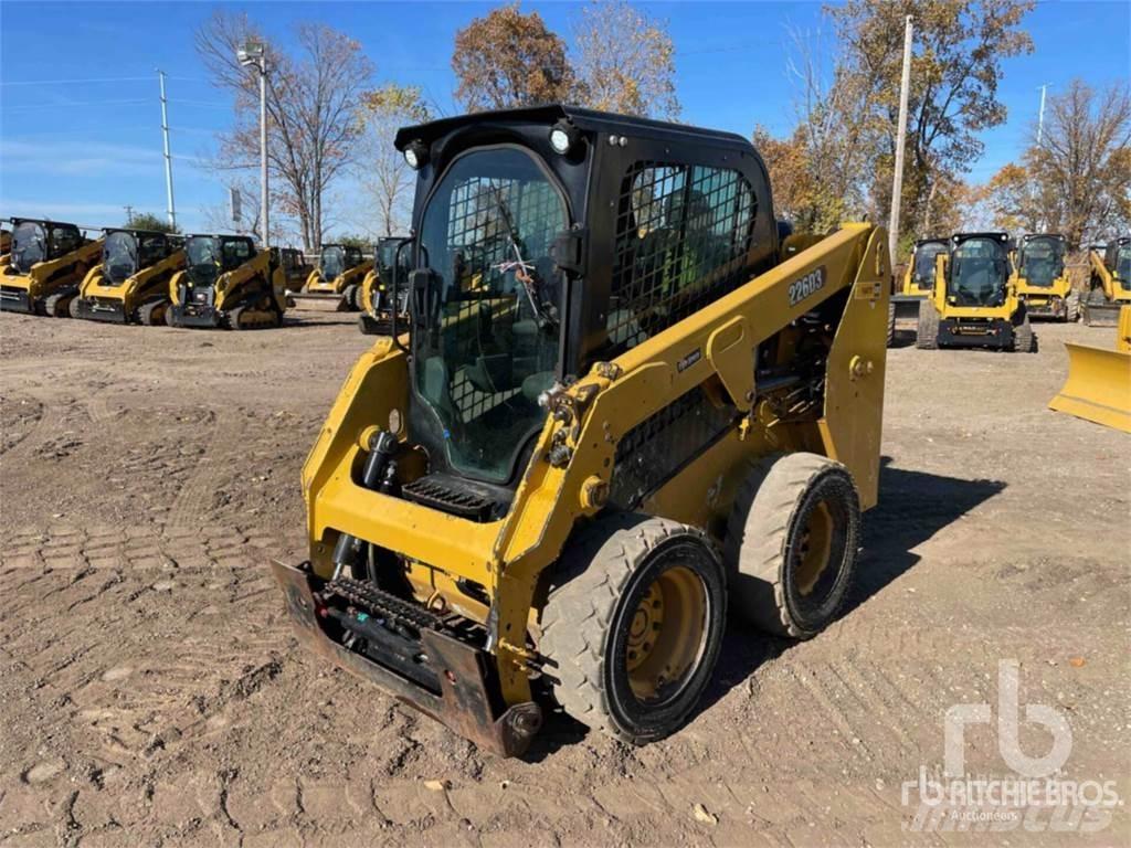 CAT 226D3 Міні-навантажувачі