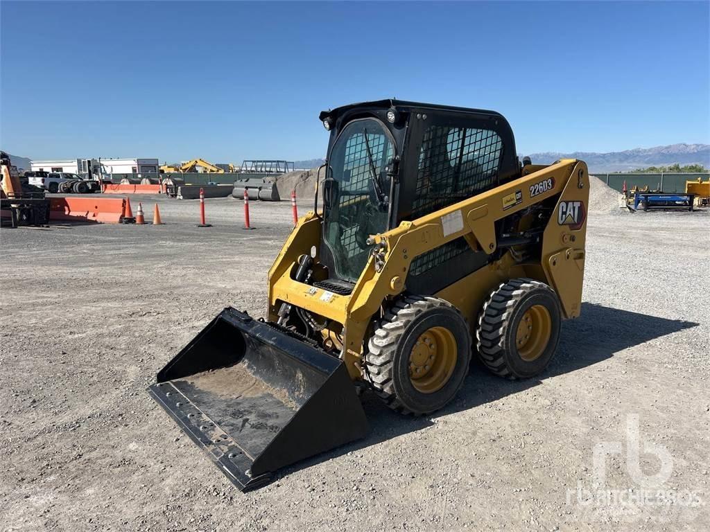 CAT 226D3 Міні-навантажувачі