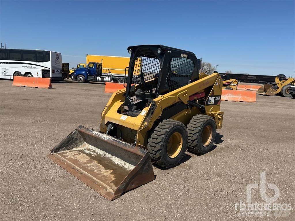CAT 236D Міні-навантажувачі