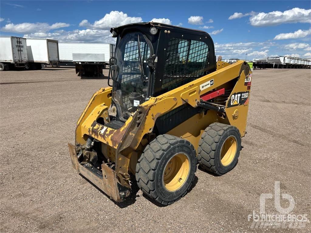 CAT 236D Міні-навантажувачі