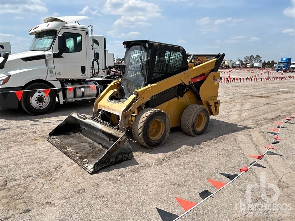 CAT 272D2 Міні-навантажувачі
