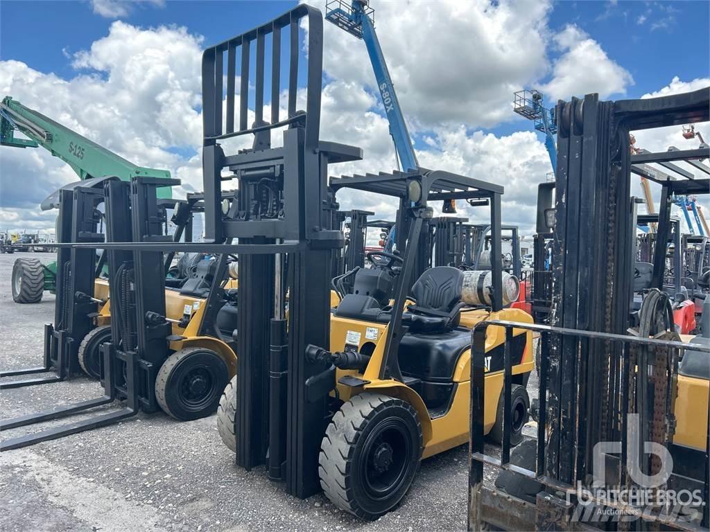 CAT 2P7000 Дизельні навантажувачі