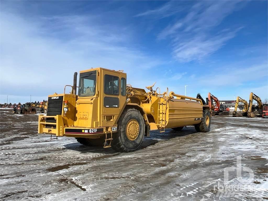 CAT 621F Поливальні машини