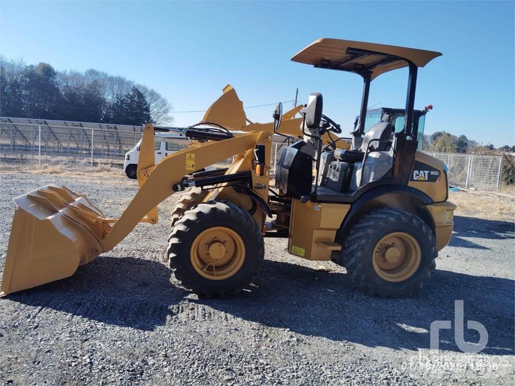 CAT 902C2 Фронтальні навантажувачі