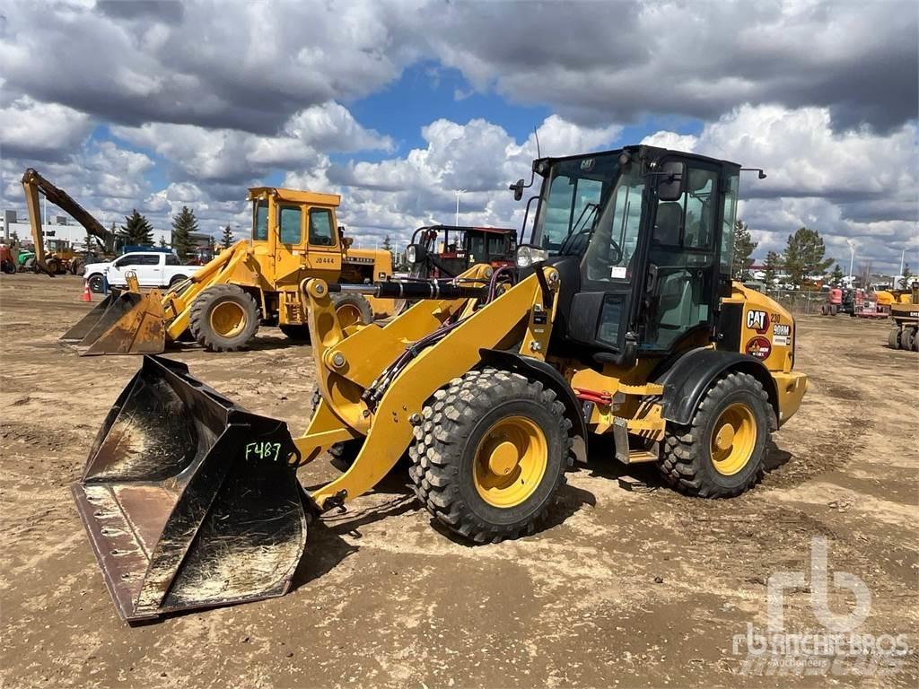 CAT 908M Фронтальні навантажувачі
