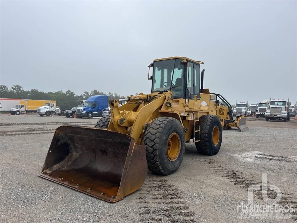 CAT 928F Фронтальні навантажувачі