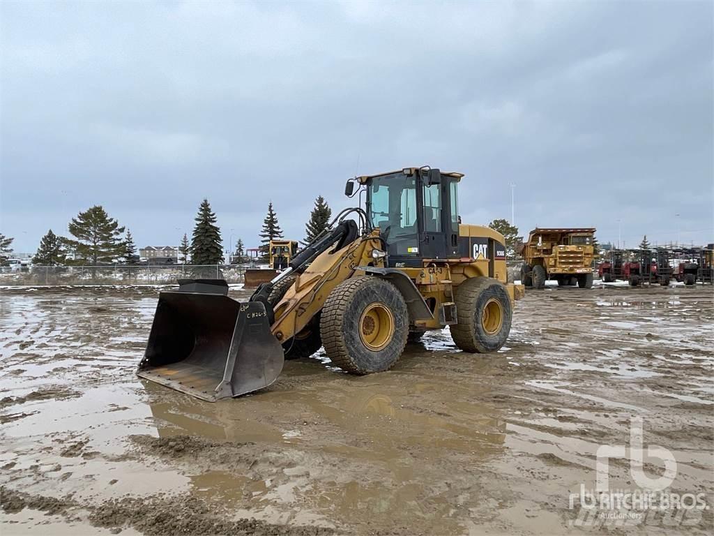 CAT 930G Фронтальні навантажувачі