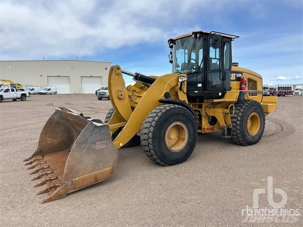 CAT 938M Фронтальні навантажувачі