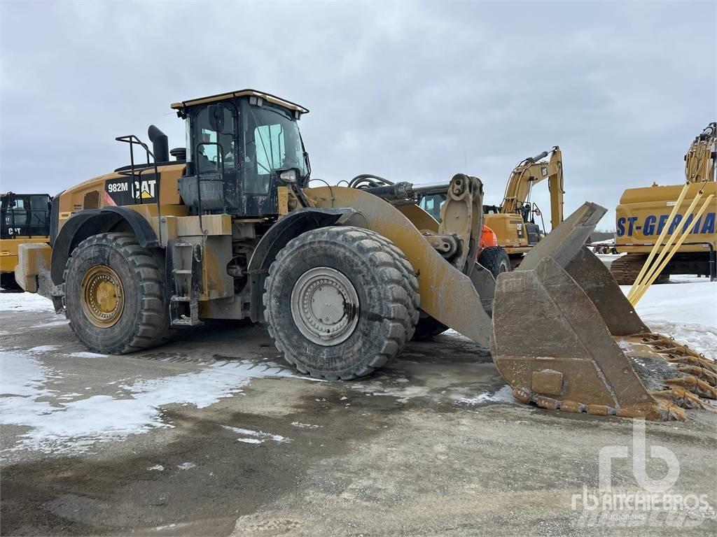 CAT 982M Фронтальні навантажувачі