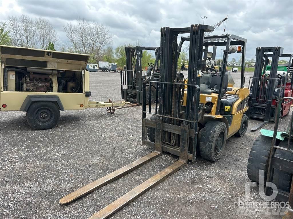 CAT C5000 Дизельні навантажувачі