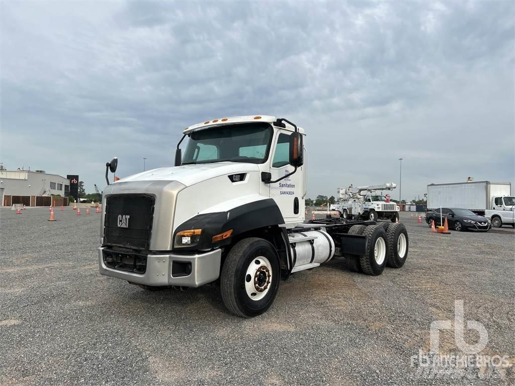 CAT CT660S Шасі з кабіною