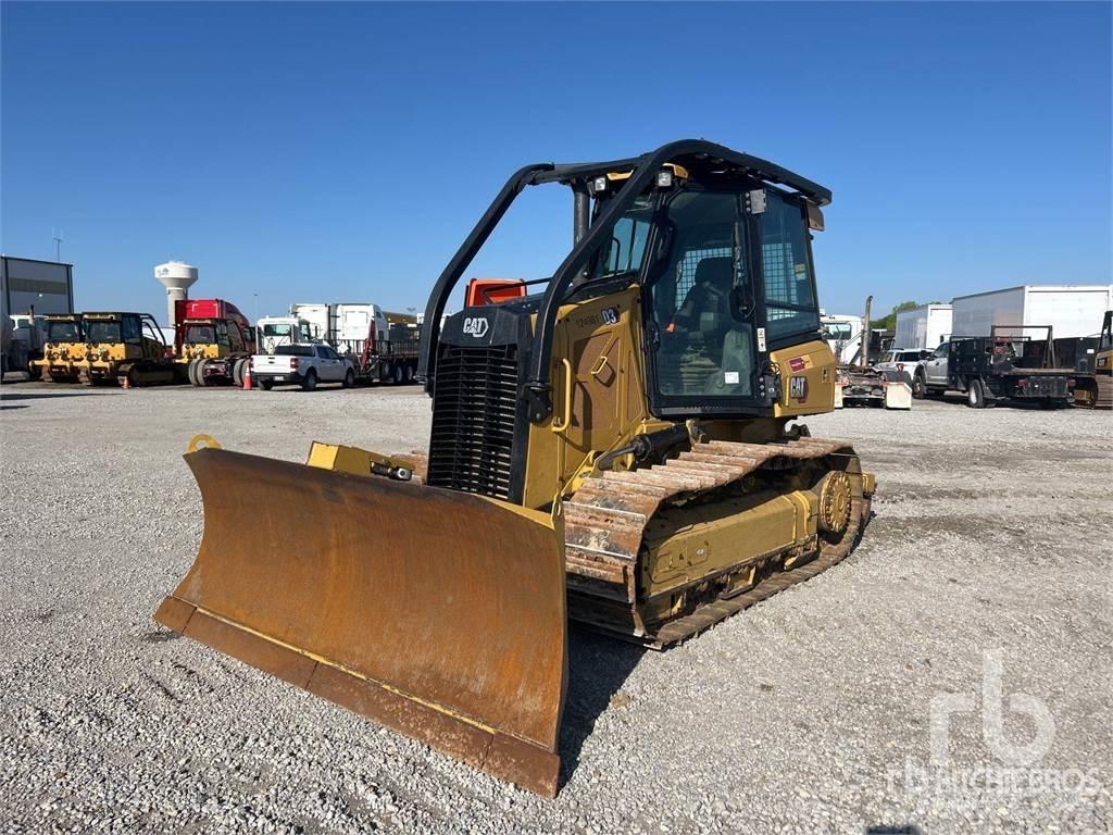 CAT D3 Гусеничні бульдозери