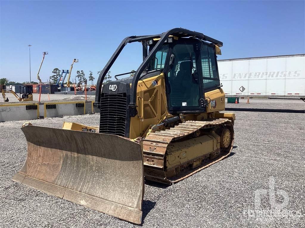 CAT D3 Гусеничні бульдозери