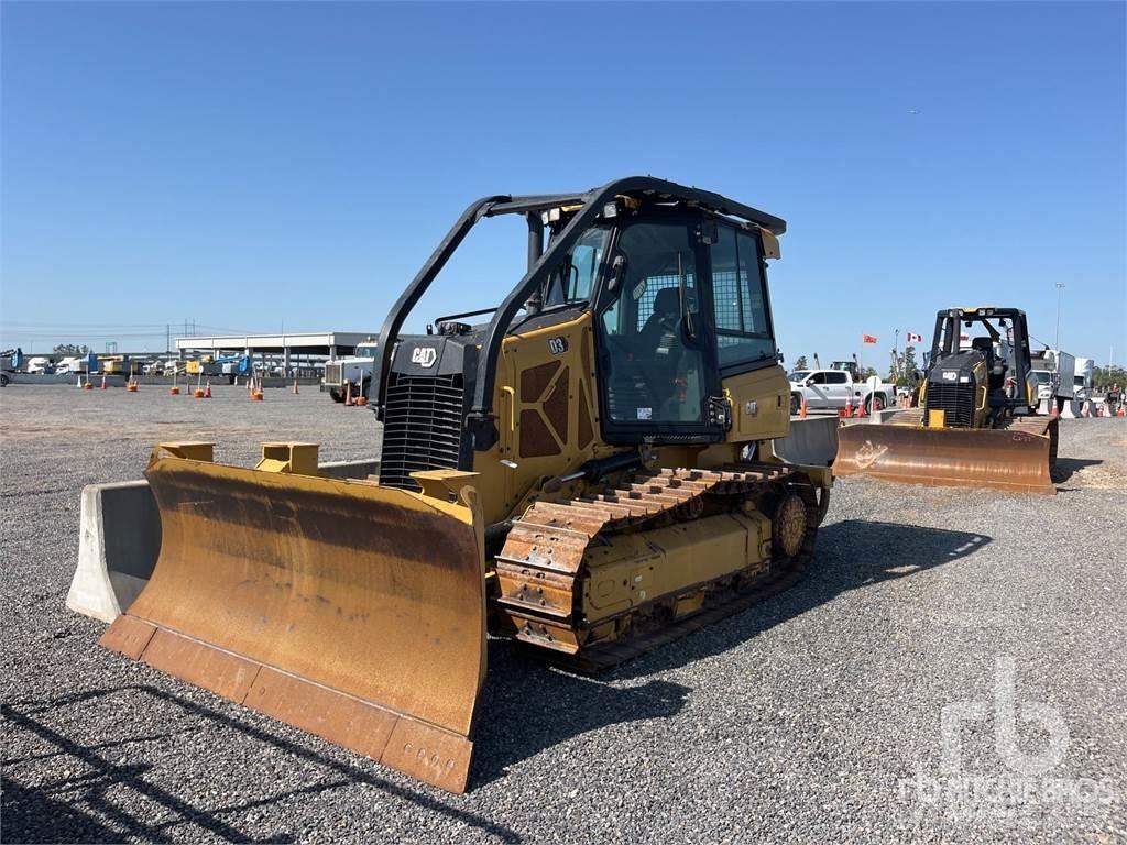 CAT D3 Гусеничні бульдозери