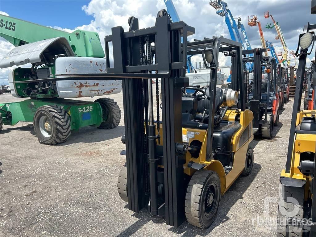 CAT GP25N Дизельні навантажувачі