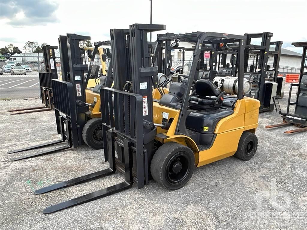 CAT GP30N Дизельні навантажувачі