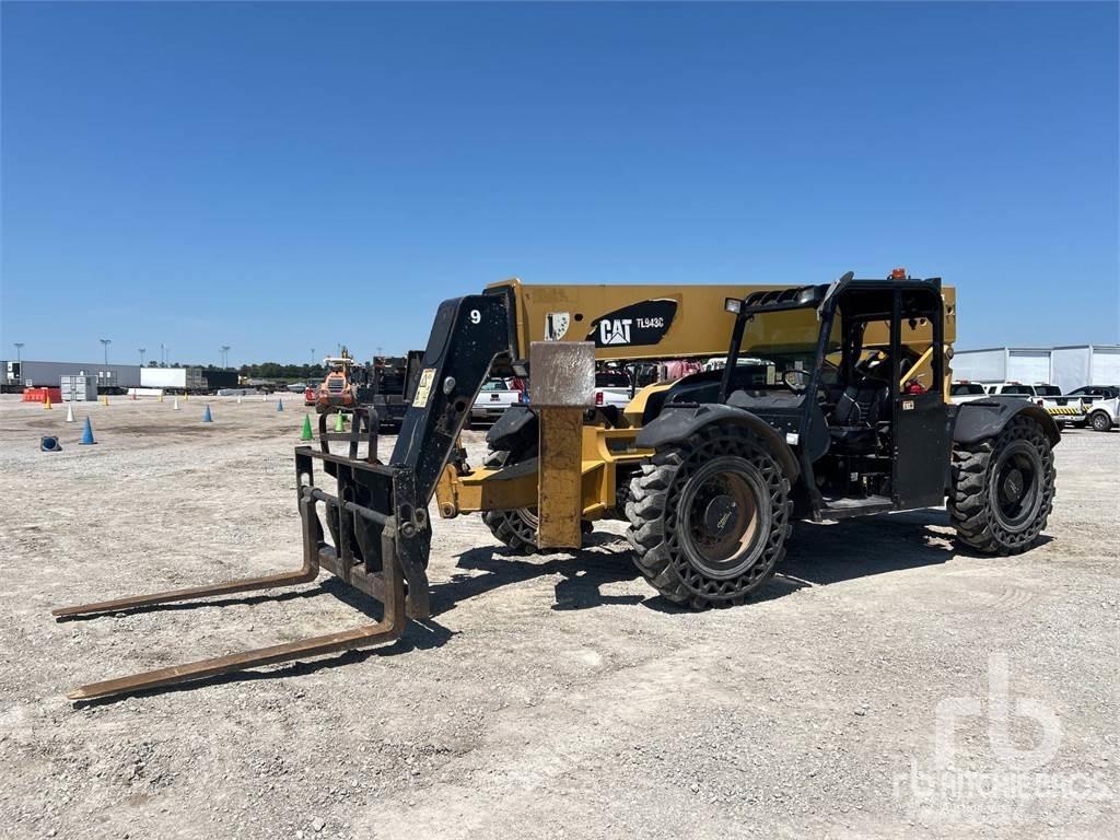 CAT TL943C Телескопічні навантажувачі