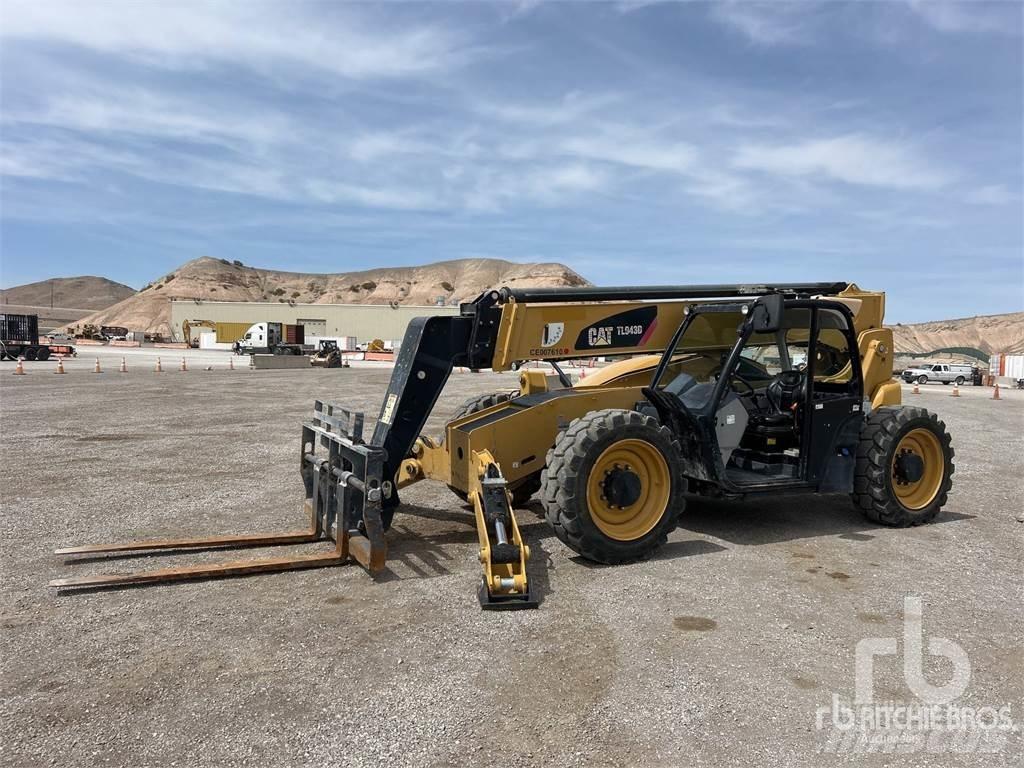 CAT TL943D Телескопічні навантажувачі