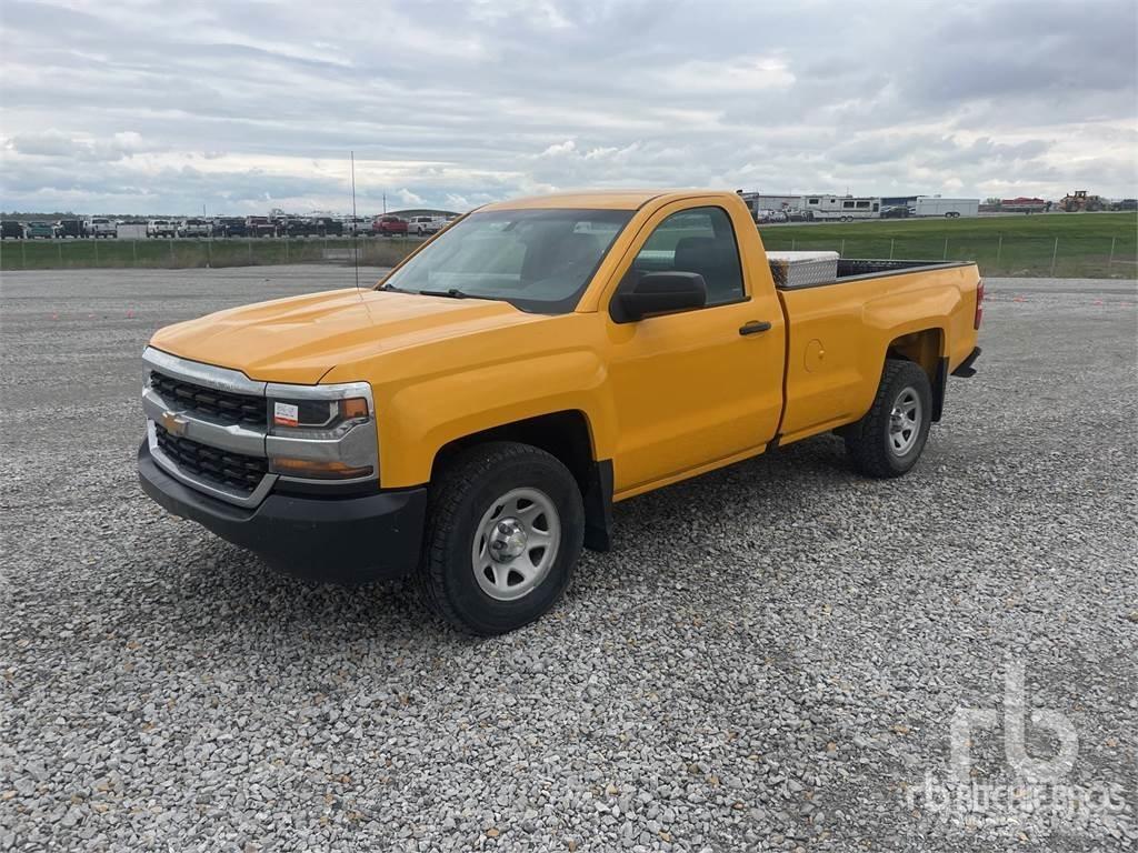 Chevrolet 1500 Пікапи / Бічне розвантаження