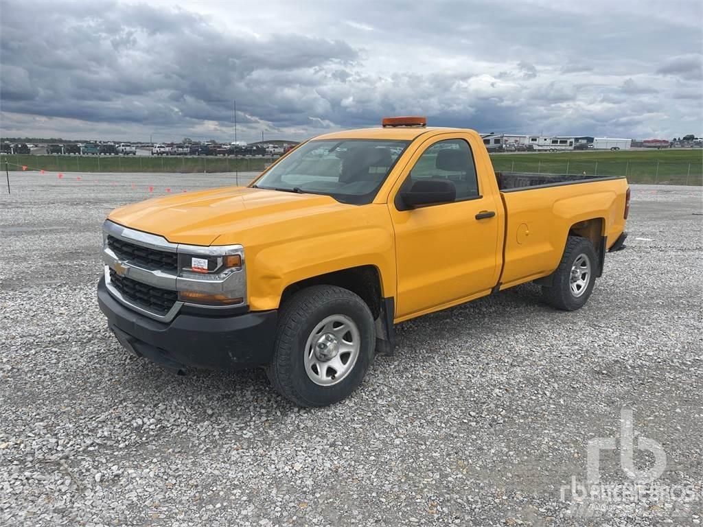 Chevrolet 1500 Пікапи / Бічне розвантаження