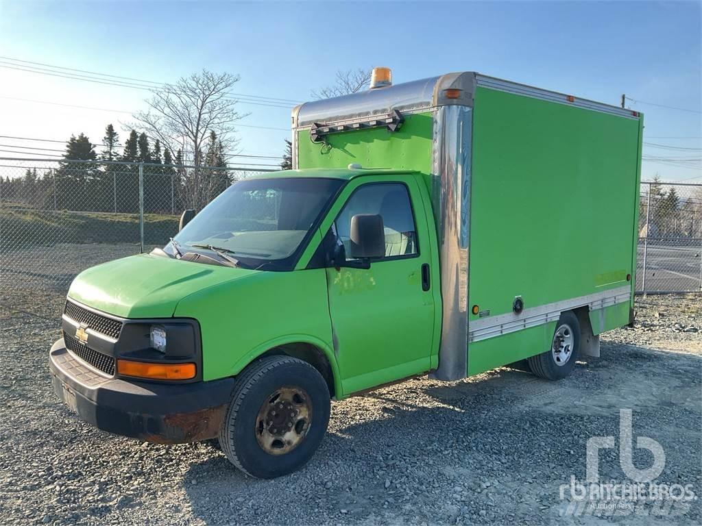 Chevrolet 3500 Панельні фургони