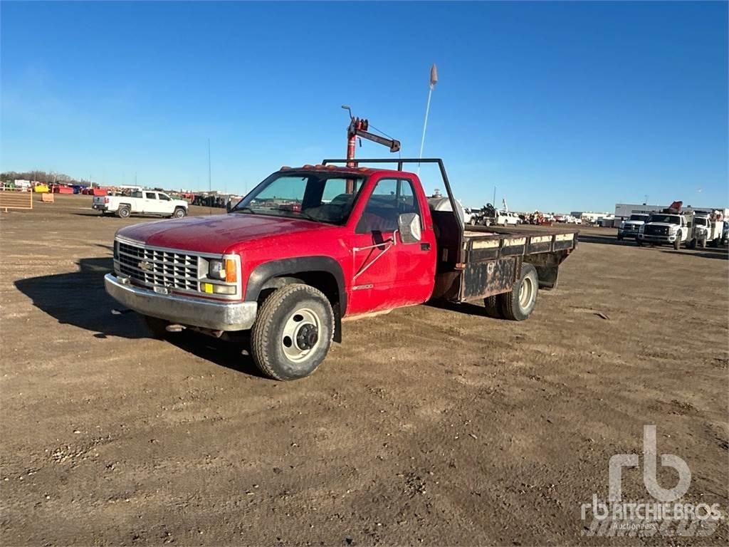 Chevrolet 3500 Вантажівки-платформи/бокове розвантаження