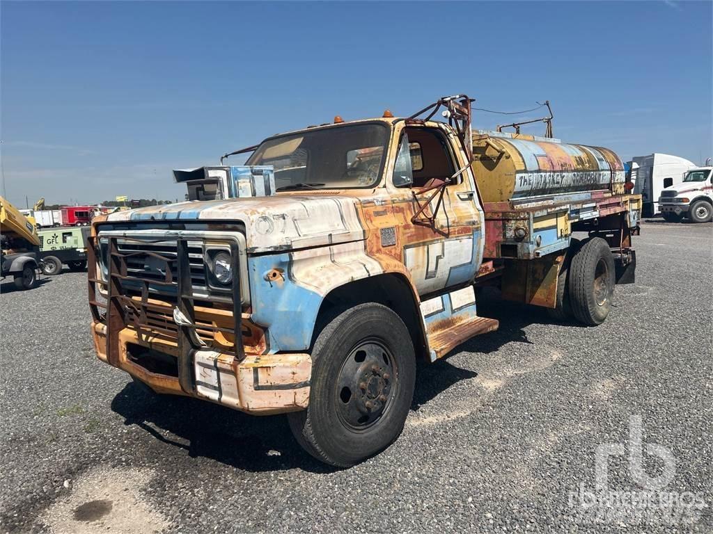 Chevrolet C60 Поливальні машини