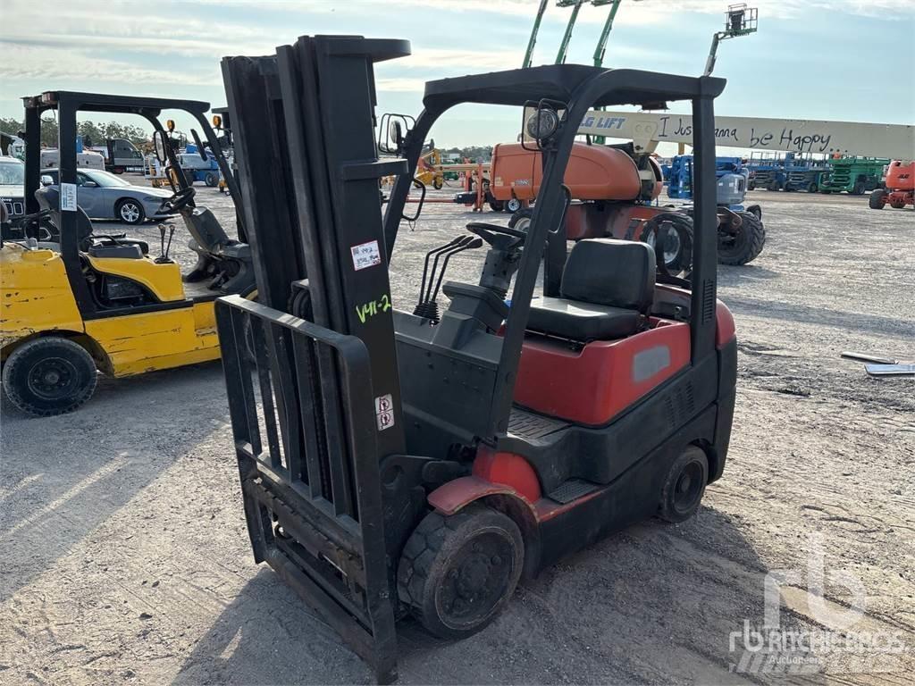 Clark C25CL Дизельні навантажувачі