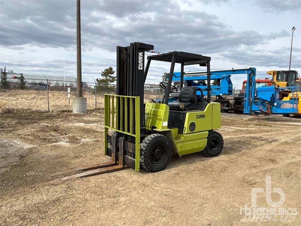 Clark GPS25MC Дизельні навантажувачі