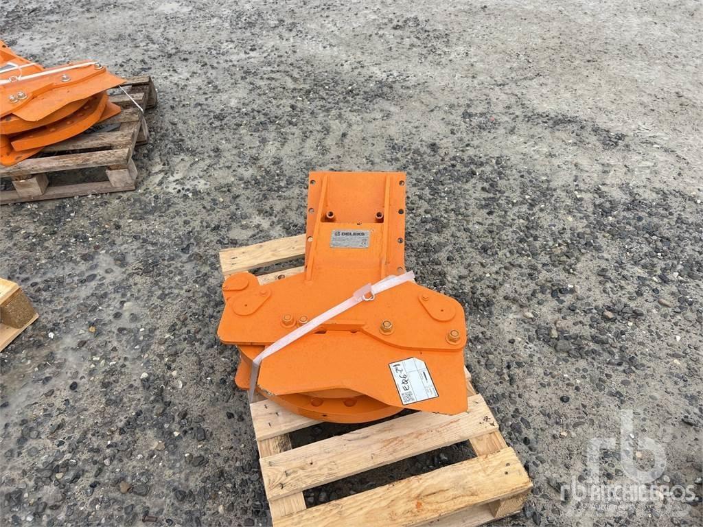 Deleks CF11 Гусеничні самоскиди