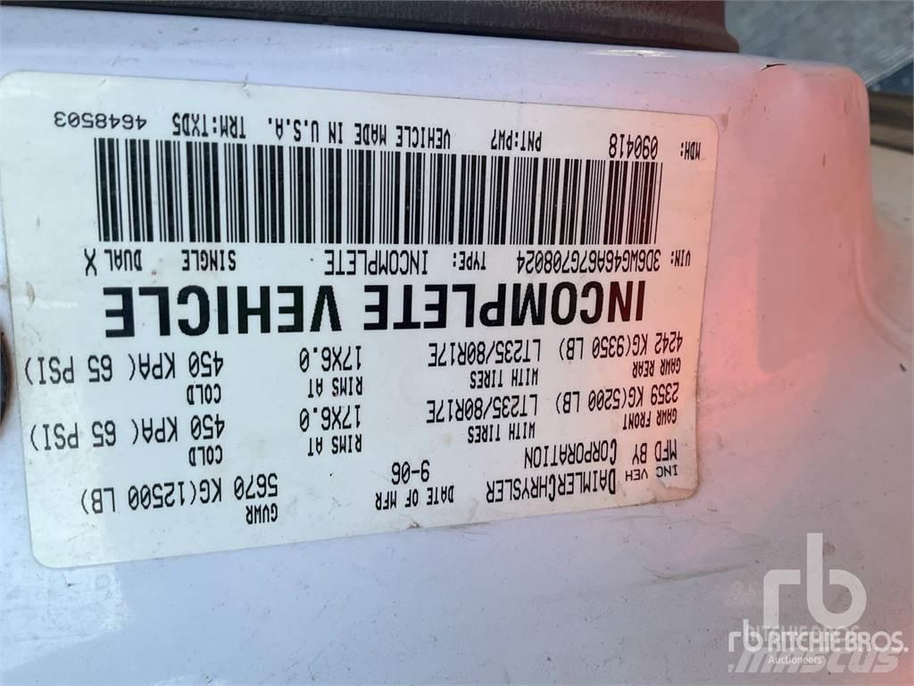 Dodge 3500 Вантажівки-платформи/бокове розвантаження