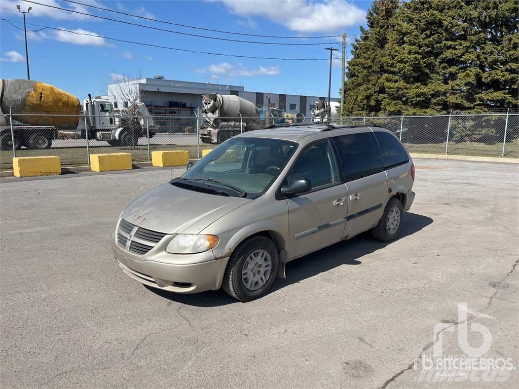Dodge CARAVAN Панельні фургони