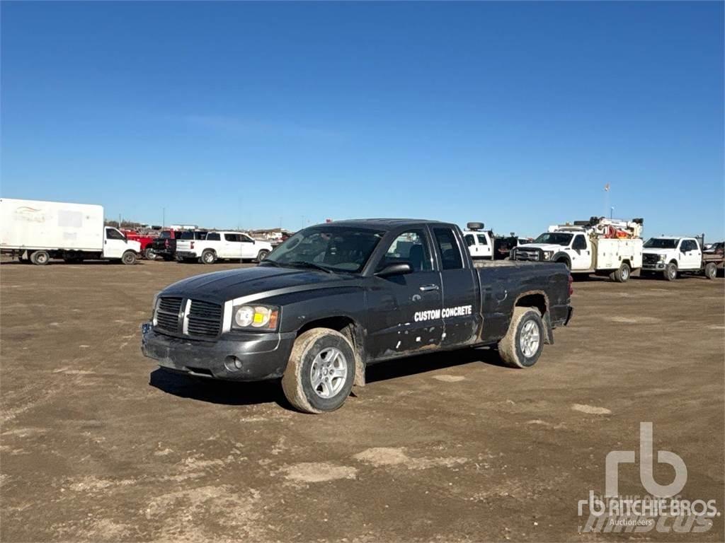 Dodge DAKOTA Пікапи / Бічне розвантаження