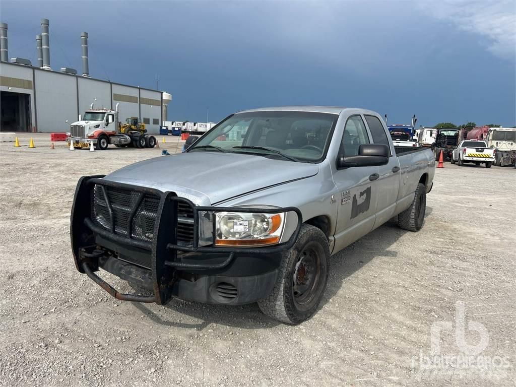 Dodge RAM 2500 Пікапи / Бічне розвантаження