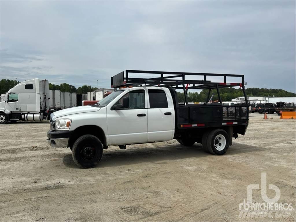 Dodge RAM 3500 Вантажівки-платформи/бокове розвантаження