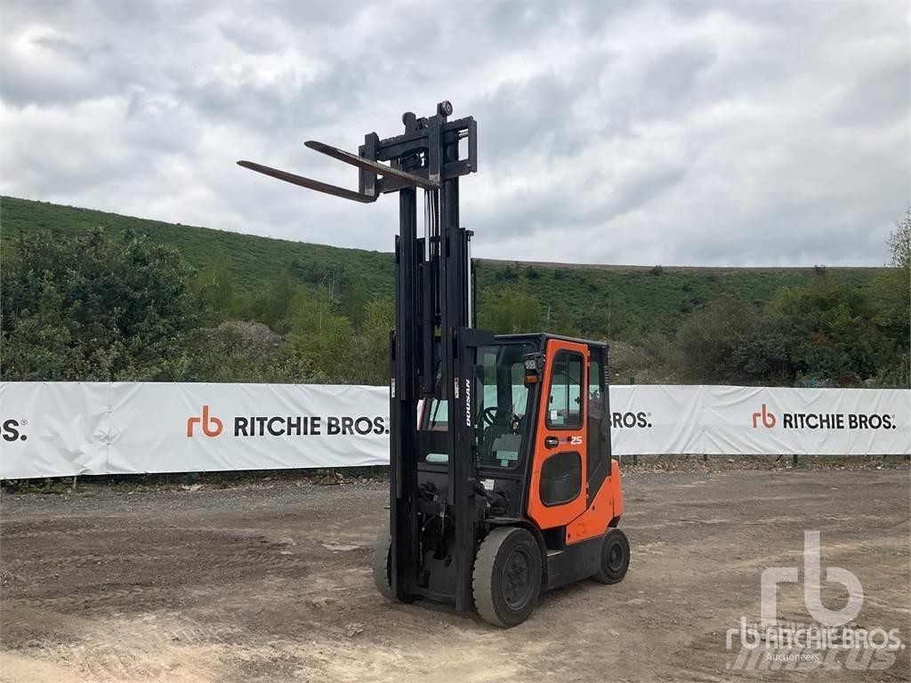 Doosan G25P-5 Дизельні навантажувачі